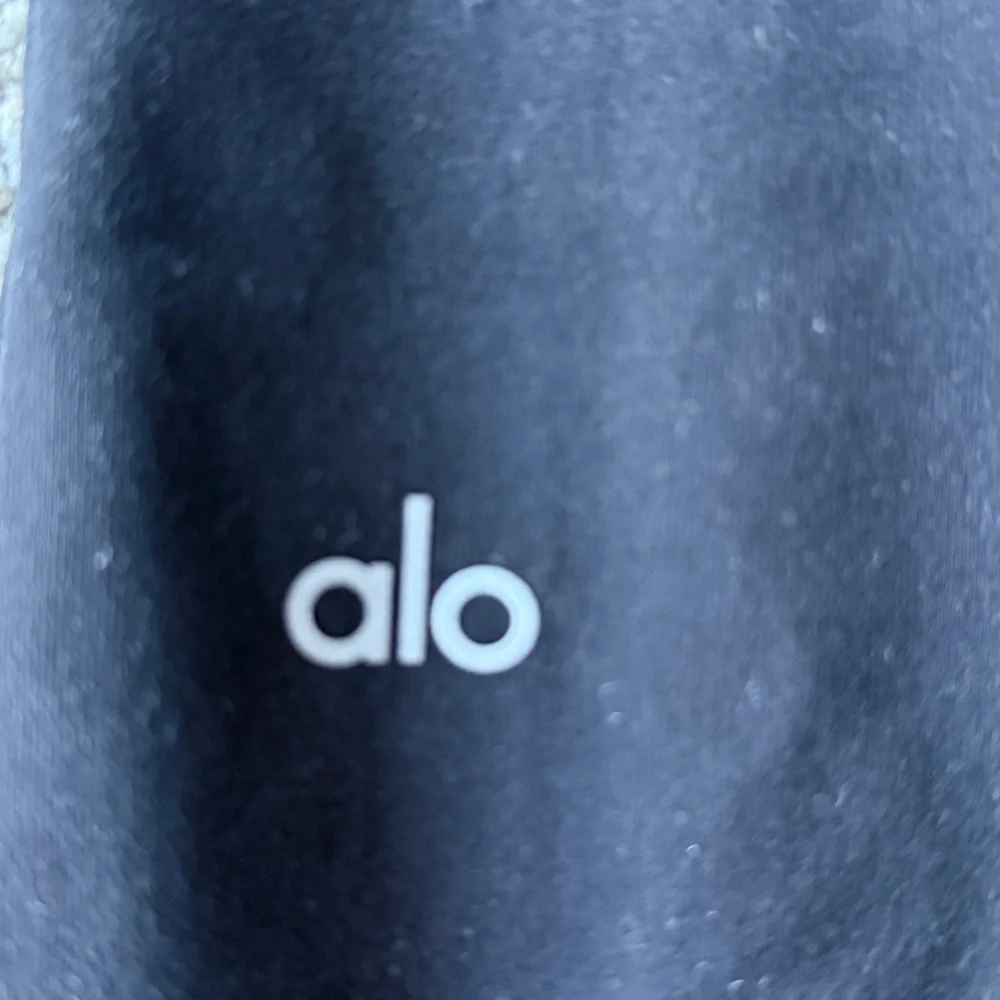 ALO Yoga Women’s Flutter Flare Black Leggings Size XS Split Hem - Picture 5 of 5